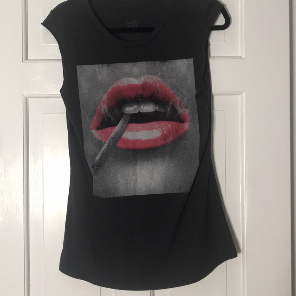 Black/ gray graphic tee